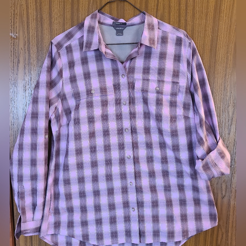 Eddie Bauer Classic Fit Button Down Shirt in Size Large